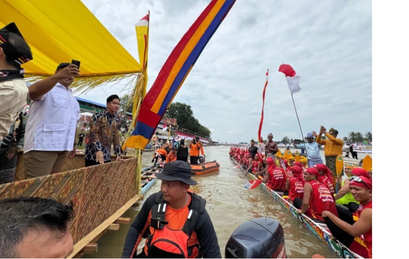 Hadiri Festival Pacu Jalur 2025, Gibran Minta Warisan Budaya dan Ekonomi Kreatif Riau Terus Dijaga