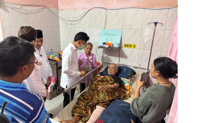 Gibran Besuk Korban Gempa di RSUD Poso dan Pastikan Pelayanan Terbaik