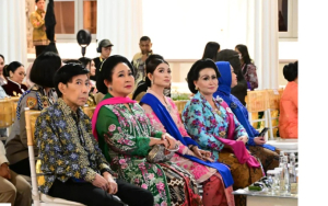 Dukung Pelestarian Budaya, Ibu Selvi Gibran Buka Perayaan Hari Kebaya Nasional 2025