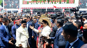 ‘Tabola Bale’ Bikin Istana Berpesta, Presiden Prabowo Ikut Joget Bersama Masyarakat