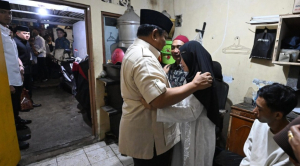 Prabowo Takziah ke Rumah Duka Affan Kurniawan, Sampaikan Duka Cita Mendalam