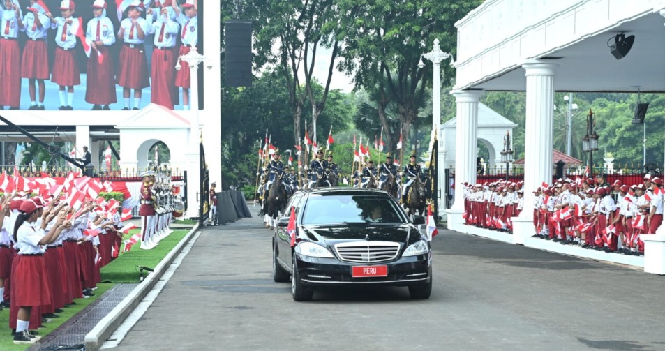 Presiden Prabowo Sambut Meriah Presiden Peru Dina Boluarte di Istana Merdeka