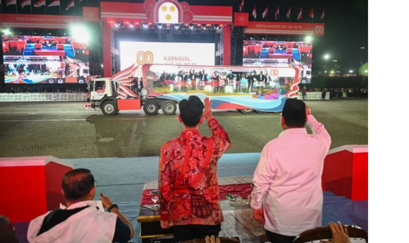 Dampingi Presiden Prabowo, Wapres Gibran Saksikan Karnaval di Monas