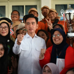 Meriah & Seru, Wapres Gibran Lomba-Lomba HUT RI ke-80 di Kantornya