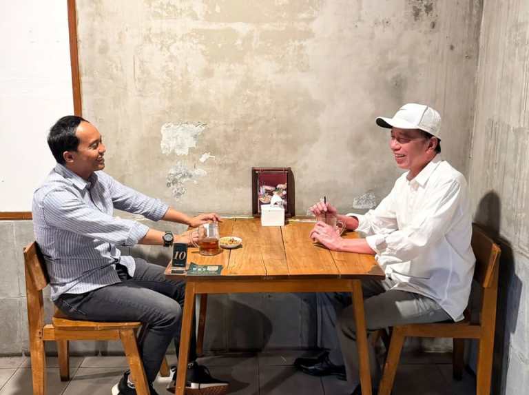 Raja Juli Antoni Bertemu Jokowi di Solo